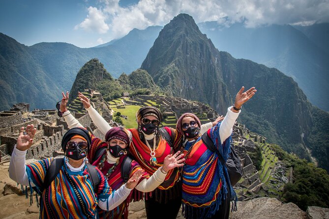 Day Trip to Machu Picchu from Cusco - Ollantaytambo trains and the ride to Aguas Calientes