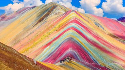 Day trip to Rainbow Mountain and Red Valley