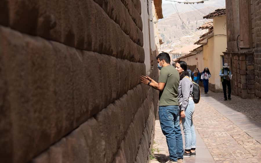 ECONOMIC PRIVATE TOUR IN THE CITY OF CUSCO - HALF DAY - Sacsayhuaman and its huge stonework