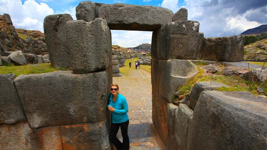 ECONOMIC PRIVATE TOUR IN THE CITY OF CUSCO - HALF DAY - Qenqo’s carved altars