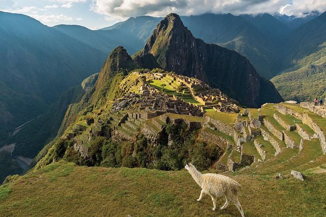 Epic Machu Picchu 2-Day Adventure by Car with Overnight Stay - Cusco pickup and the long road to Hidroelectrica