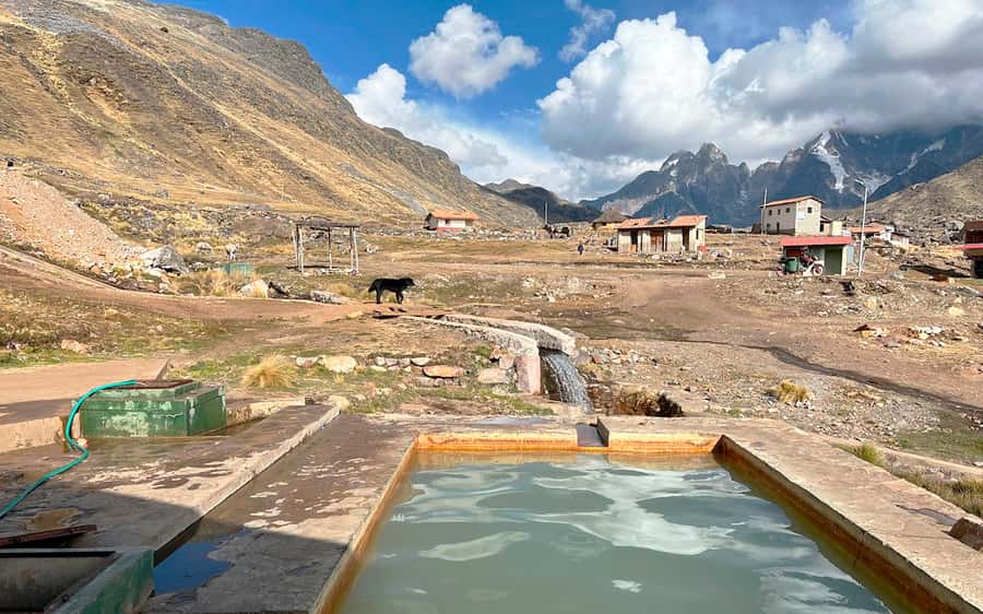 Excursion: Explore in one day the 7 lakes of Ausangate from Cusco - Breakfast in Pacchanta before the trail