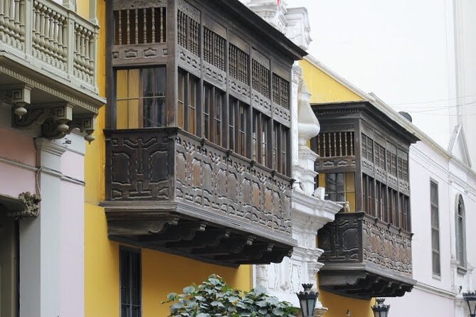 Experience Lima: Taste 12 Snacks and Visit Top Monuments - Mercado Central brings you close to daily Lima