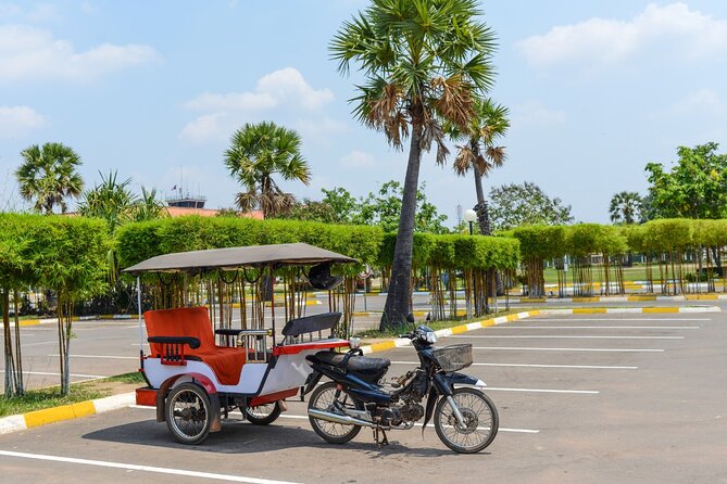 Exploring the Best of Phnom Penh: A Full Day Tour - Central Market: one hour for shopping and city life