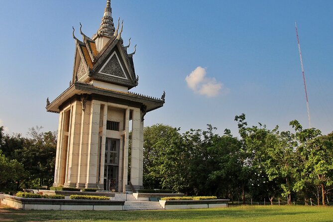 Exploring the Best of Phnom Penh: A Full Day Tour - 8:00 a.m. hotel pickup and tuk-tuk travel