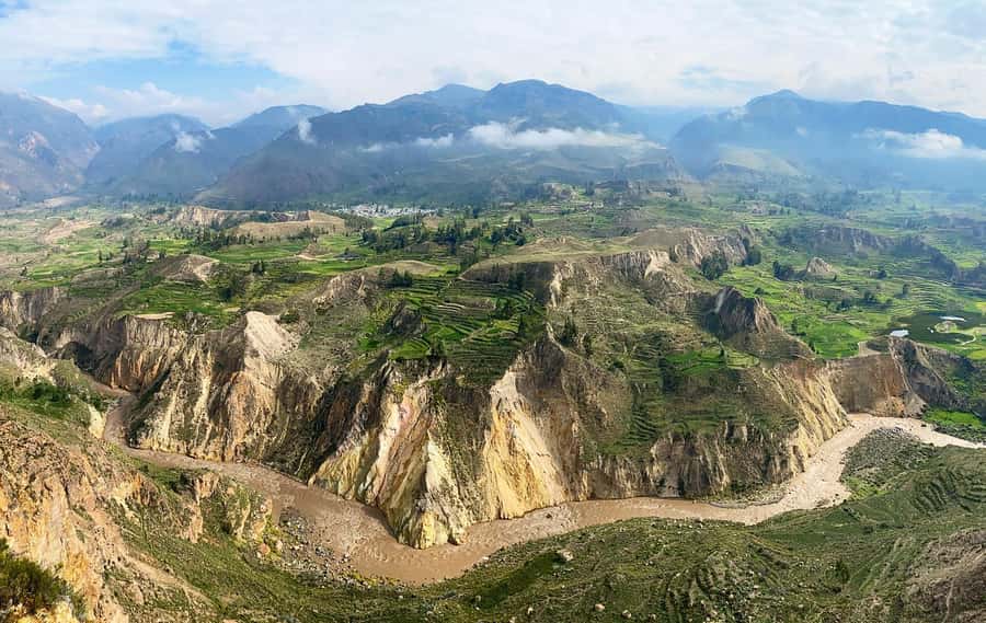 From Arequipa: Colca Canyon & La Calera Thermal Waters - The long road through Yura and Chachani