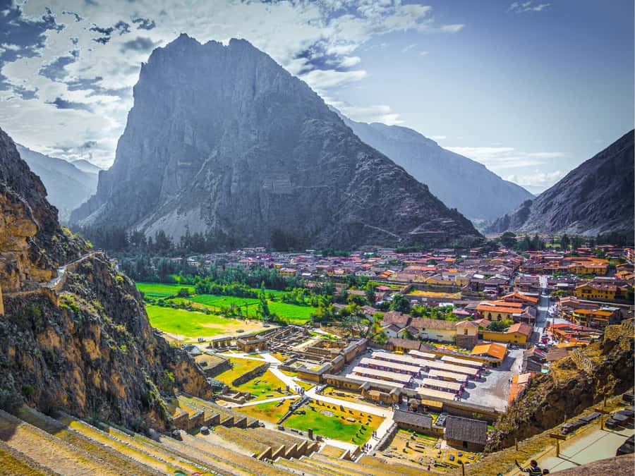 From Cusco: 2-Day Sacred Valley and Machupicchu by Train - Urubamba provides lunch before Ollantaytambo