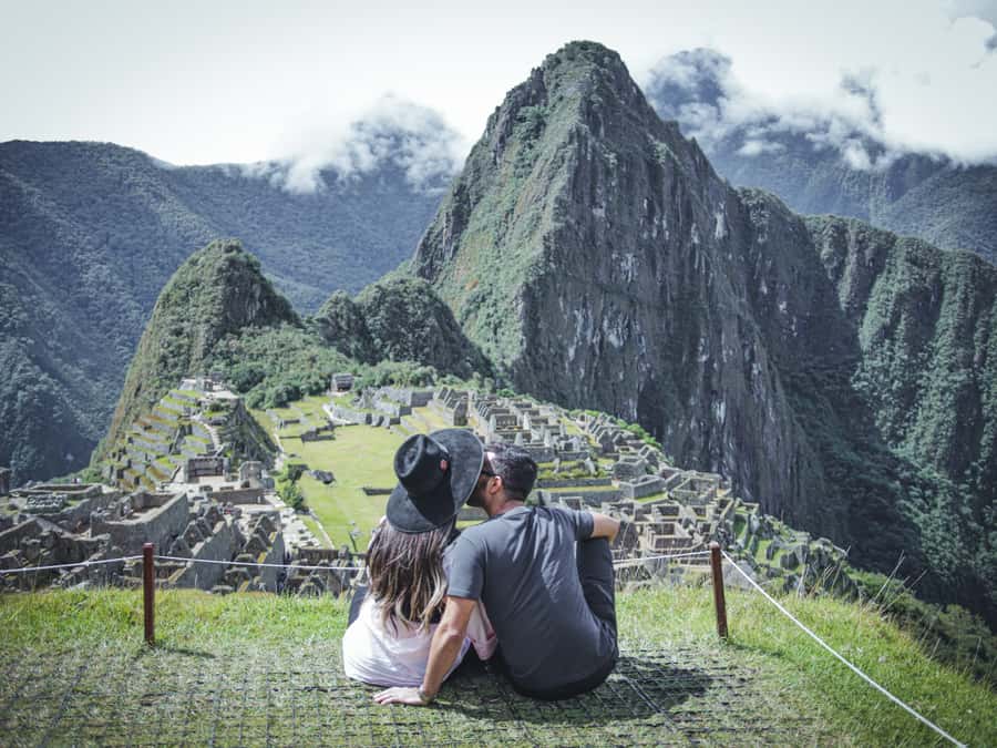From Cusco: 2-Day Sacred Valley and Machupicchu by Train - Machu Picchu starts early on day two