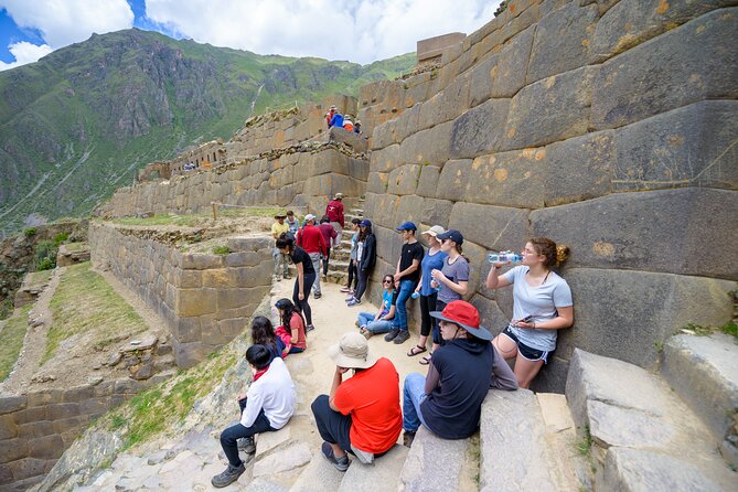 From Cusco - 2-Day Tour to the Sacred Valley and Machu Picchu with Lunch - The train to Aguas Calientes can shape the evening