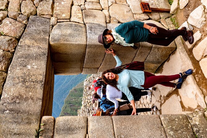 From Cusco - 2-Day Tour to the Sacred Valley and Machu Picchu with Lunch - Machu Picchu begins with an early bus line