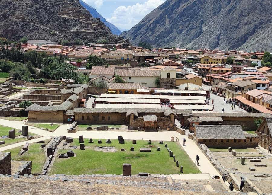 From Cusco: 2-Day Trip to the Sacred Valley and Machu Picchu - Pisac market: useful shopping with a tourist edge