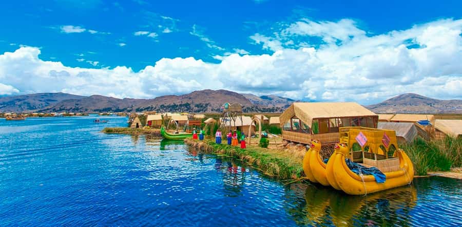 From Cusco: 3-Night Lake Titicaca Excursion - Leaving Cusco on the 9:30 pm Peru Hop bus
