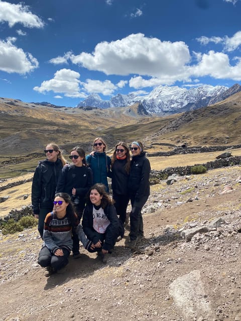 From Cusco: 7 lakes with hot springs in Ausangate and meals - A local buffet lunch, with simple expectations