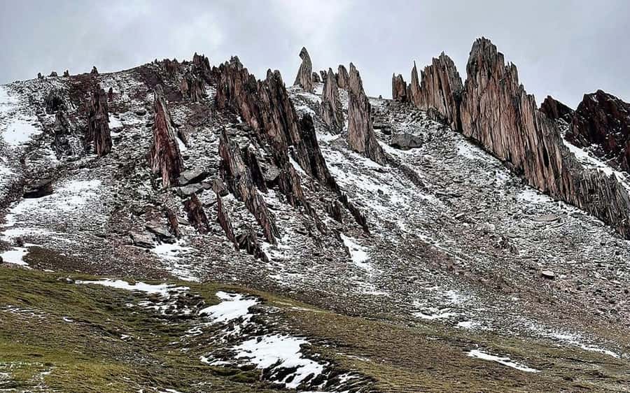 From Cusco: Full day Palccoyo Mountain tour - The road is the main weakness