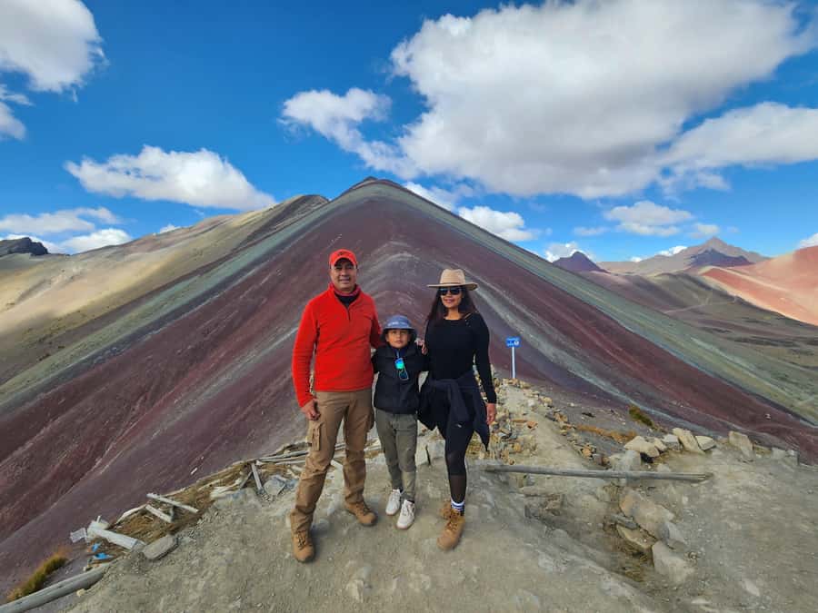 From Cusco: Full Day tour to Rainbow mountain and Red Valley - What the $22 price really buys you