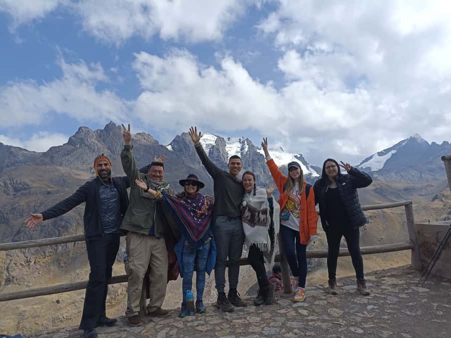 From Cusco: Guided Trip to Rainbow Mountain (6:30am option) - Safety, guides, and the value of a small group