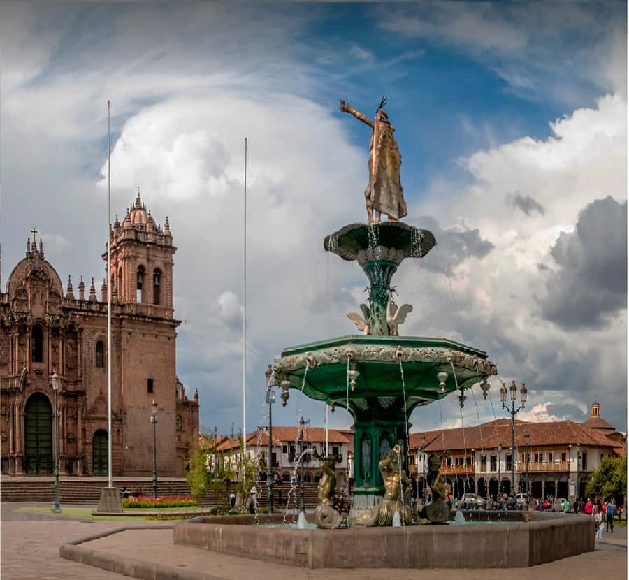 From Cusco: Machu Picchu 2 days - The train from Ollantaytambo to Aguas Calientes