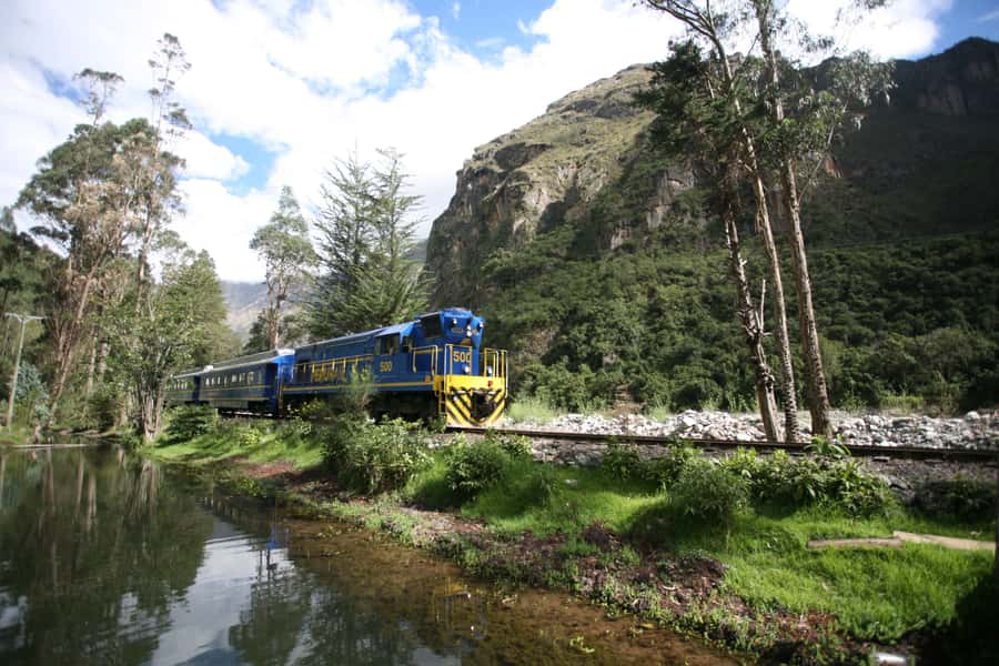 From Cusco: Machu Picchu Full-Day Guided Tour - Reaching Machu Picchu from Aguas Calientes
