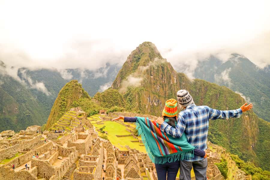 From Cusco: Machu Picchu Full-Day Guided Tour - The standard train to Aguas Calientes