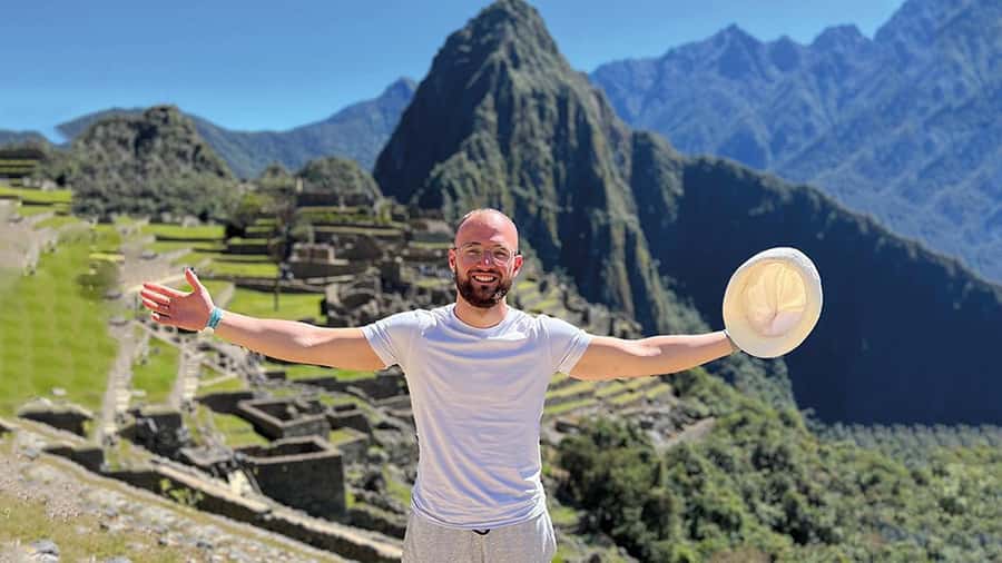 From Cusco: Machu Picchu Tour with Hiking Ticket - Exploring the Lost City with a bilingual guide