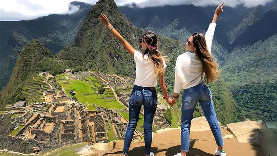 From Cusco: Machu Picchu Tour with Hiking Ticket - From Cusco to Ollantaytambo before sunrise
