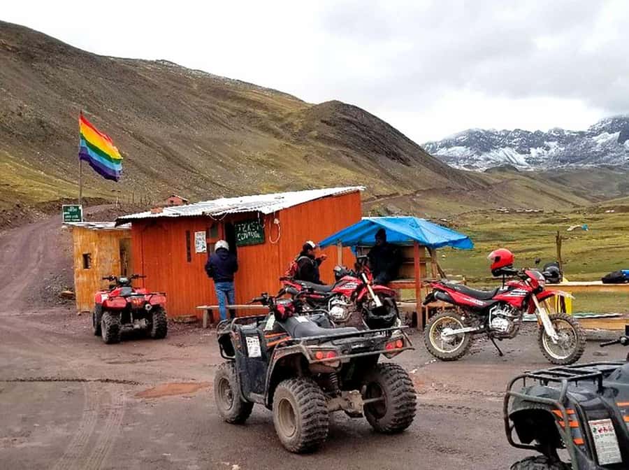 From Cusco: Rainbow Mountain in ATV Quad Bikes + meals - The guide and group experience