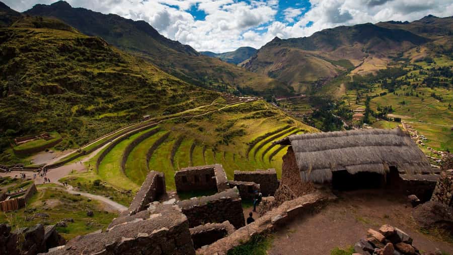 From Cusco: Sacred Valley ending in Ollantaytambo and Lunch - Why this Sacred Valley route makes sense