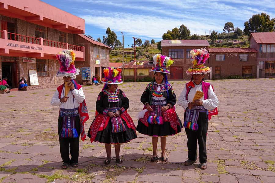 From Cusco: Titicaca Lake - Full day tour with sleeper bus - Taquile Island’s 40-minute walk and steep shores