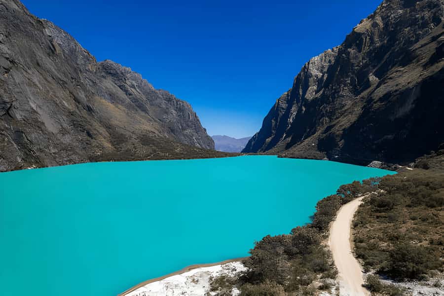 From Huaraz: Tour to Llanganuco Lakes (Chinancocha Lake) - The road from Huaraz to Carhuaz