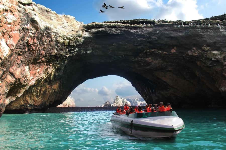 From Lima: Ballestas Islands, Huacachina and Wine Route Trip - El Candelabro and its unanswered story