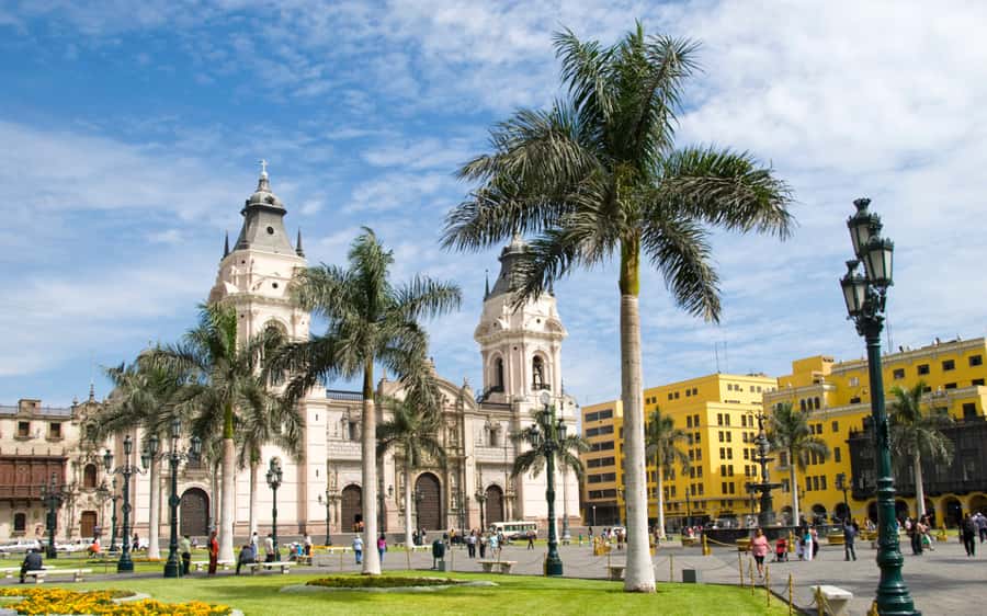 From Lima: City Tour with Catacombs & Pachacamac Inka Ruins - Plaza de Armas and Lima’s grandest buildings