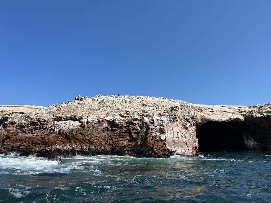 FROM LIMA: FULL DAY PARACAS, ICA, AND HUACACHINA - A very full day from Lima to the desert coast