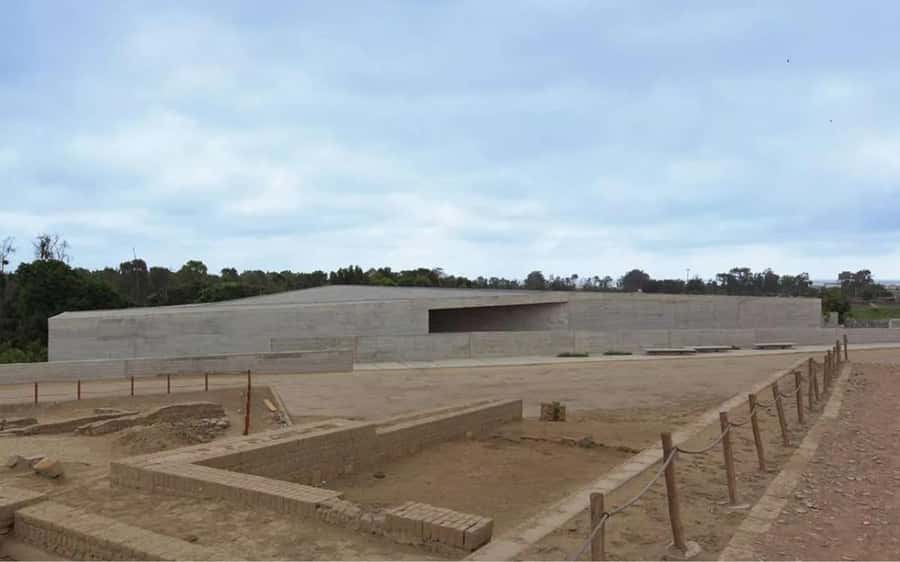 From Lima: Pachacamac Archaeological Site Guided Tour - Reading the mud-brick buildings
