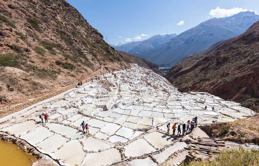 From Ollantaytambo: Moray, Maras, and Chinchero Guided Tour - The guide can make or break the day
