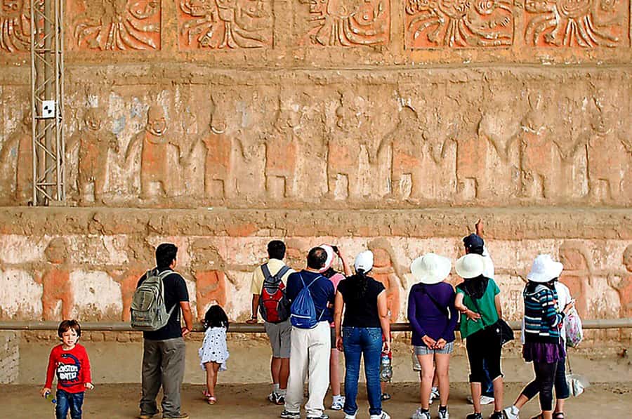 From Trujillo: Complete full day tour with museums - Huanchaco and the reed caballitos