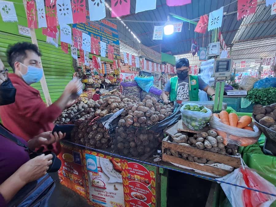 Full Day Lima: Local Market+ CityTour+ Barranco & Miraflores - Market snacks, then San Francisco’s underground catacombs