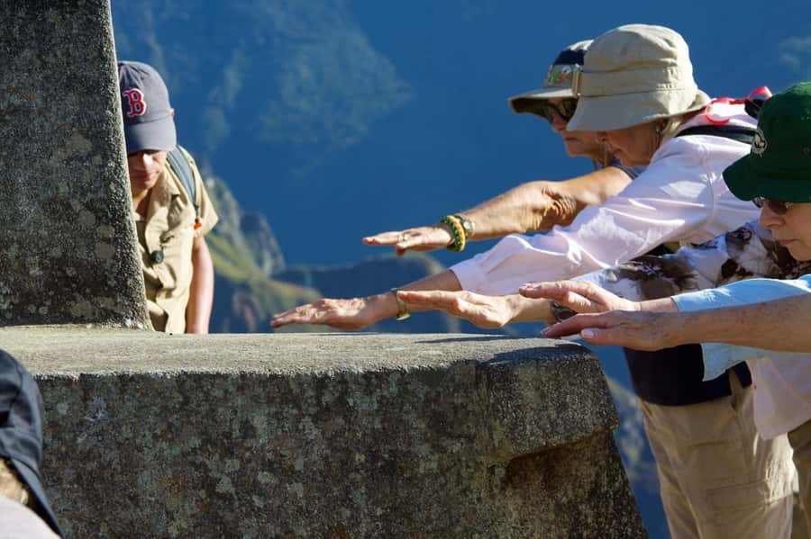 Guide in Machu Picchu - Meeting in Aguas Calientes and reaching the entrance