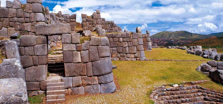 Guided tour of Cusco and its 4 ruins - What this Cusco tour is trying to show you