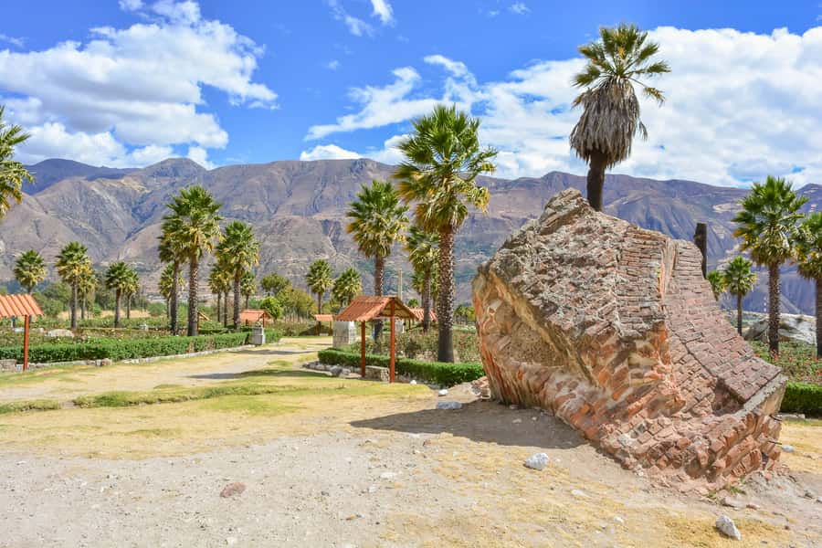 Huaraz: Full-day Tour to Lake Parón with Optional Lunch - Ending in Caraz, with sweets and a town square