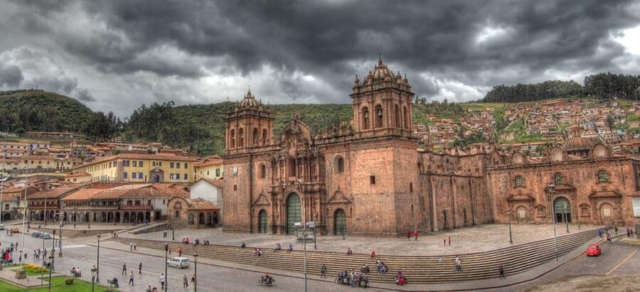 In Cusco: Saqsaywaman, Qenqo, Pukapukara, Tambomachay. - Puka Pukara, a hilltop stop with a practical purpose