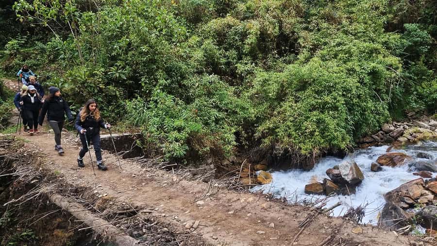Inka Jungle trek to Machu Picchu 3 D/ 2 N - Meals, lodging, and group size