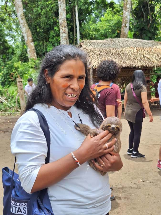 Iquitos: Amazon River Tribes Full-Day Tour with Lunch - Entering the Momón River