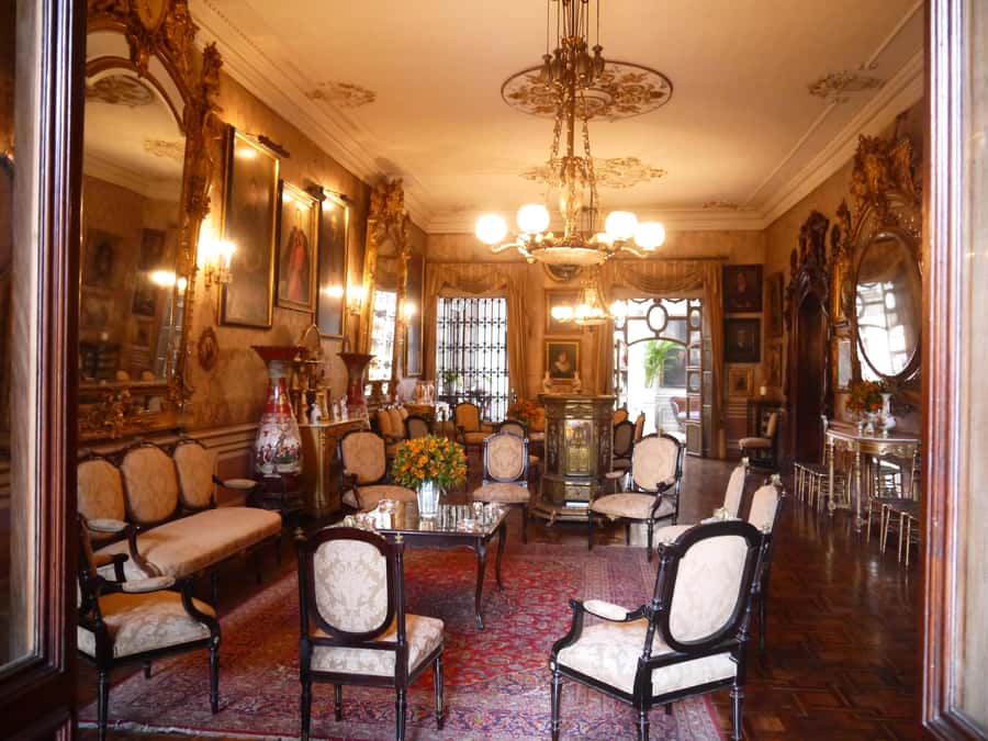 La casa de Aliaga, an alive colonial jewel at Lima center. - Practical advice for a smoother visit
