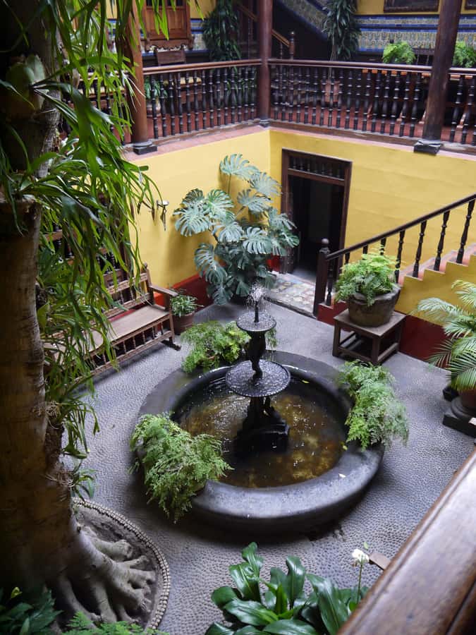 La casa de Aliaga, an alive colonial jewel at Lima center. - Who will enjoy Casa de Aliaga most?