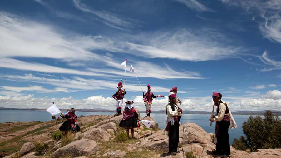 Lake Titicaca 2-Day Tour to Uros, Amantani and Taquile - Day one: the floating reed islands of Uros