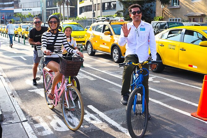 Lima Bike Tour in Miraflores & Barranco - Shared small group - The ice cream break at Heladería Speciale
