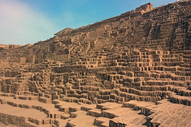 Lima Bike Tour Miraflores - Barranco + Huaca Pucllana! - Larcomar: a short stop with a big Pacific backdrop