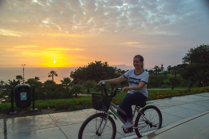 Lima Bike Tour Miraflores - Barranco + Huaca Pucllana! - Barranco and the Bridge of Sighs