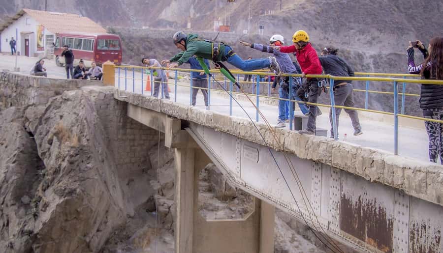 Lima: Cañon de Autisha | Explore the Center of the Earth - The 30-meter rappel