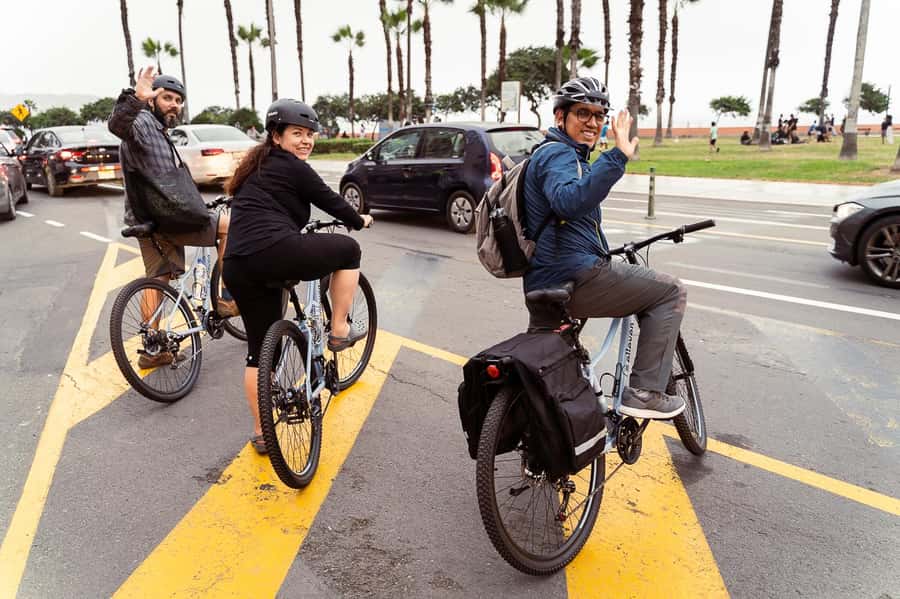 Lima: City biking - Huaca Pucllana, an ancient site in a modern neighborhood